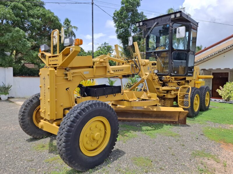Komatsu GD405A-1 Motor Grader