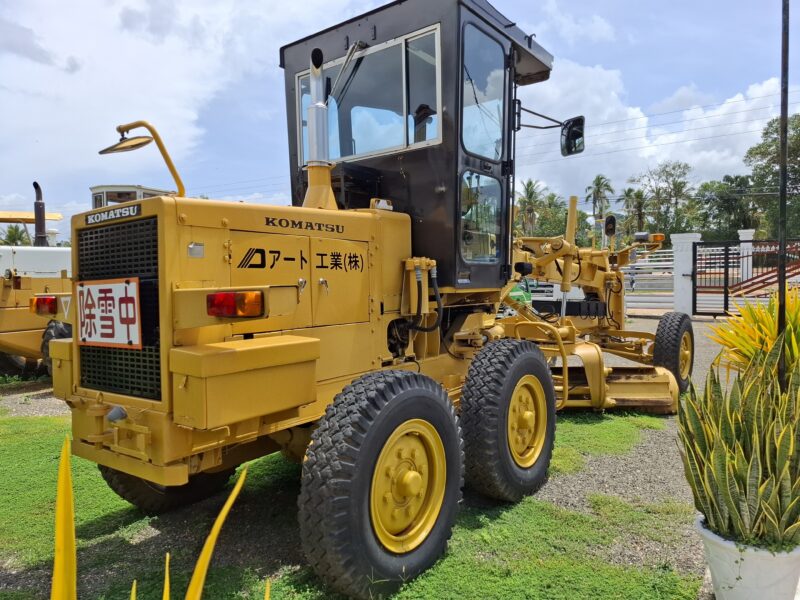 Komatsu GD405A-1 Motor Grader