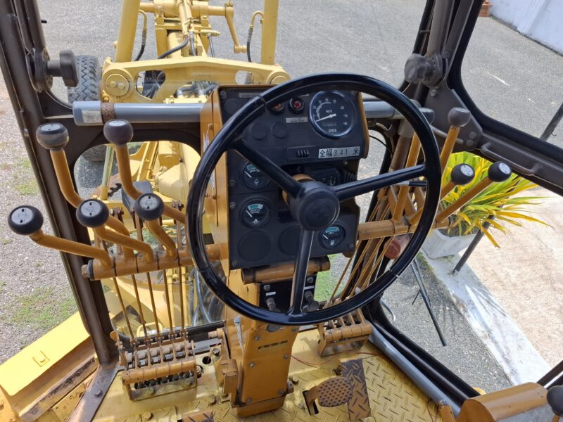 Komatsu GD405A-1 Motor Grader