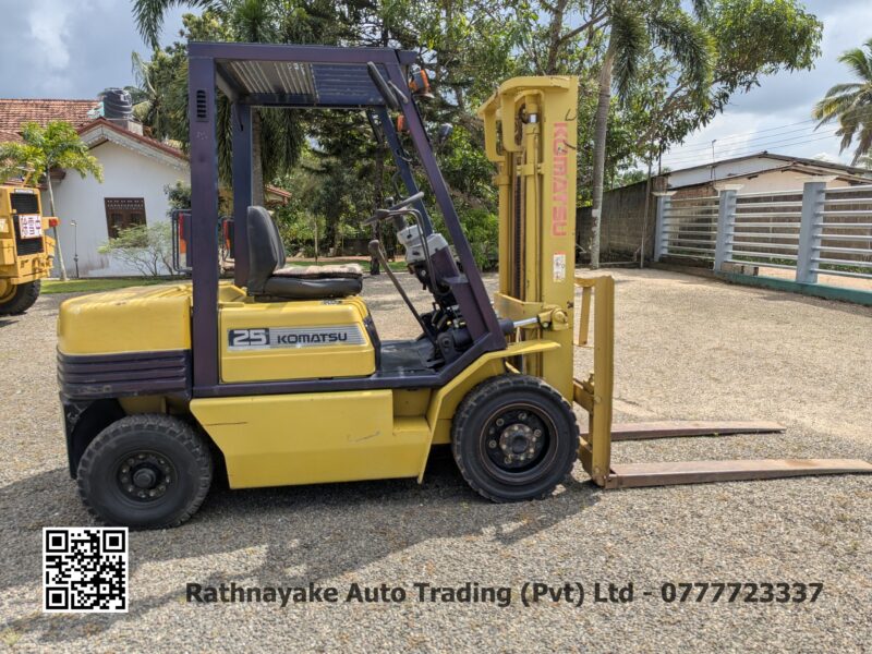 Komatsu FG25-11 Forklift